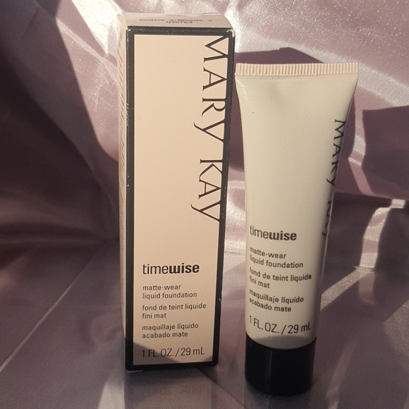 Bronze 5 TimeWise Matte Wear Liquid Foundation